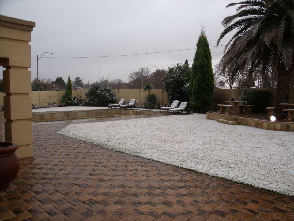 African Crest Guest House Vereeniging Exterior foto